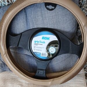 BDK grip Tech Steering Wheel Cover Fits 14.4 To 15.5 Insulates Heat / Cold New